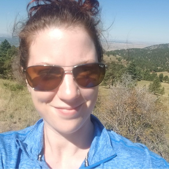 Meet your Posher, Lauren - Picture 4 of 6